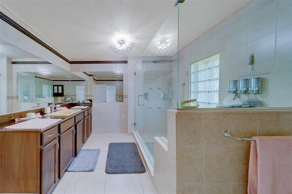 For Sale: $295,000 (2 beds, 2 baths, 1713 Square Feet)