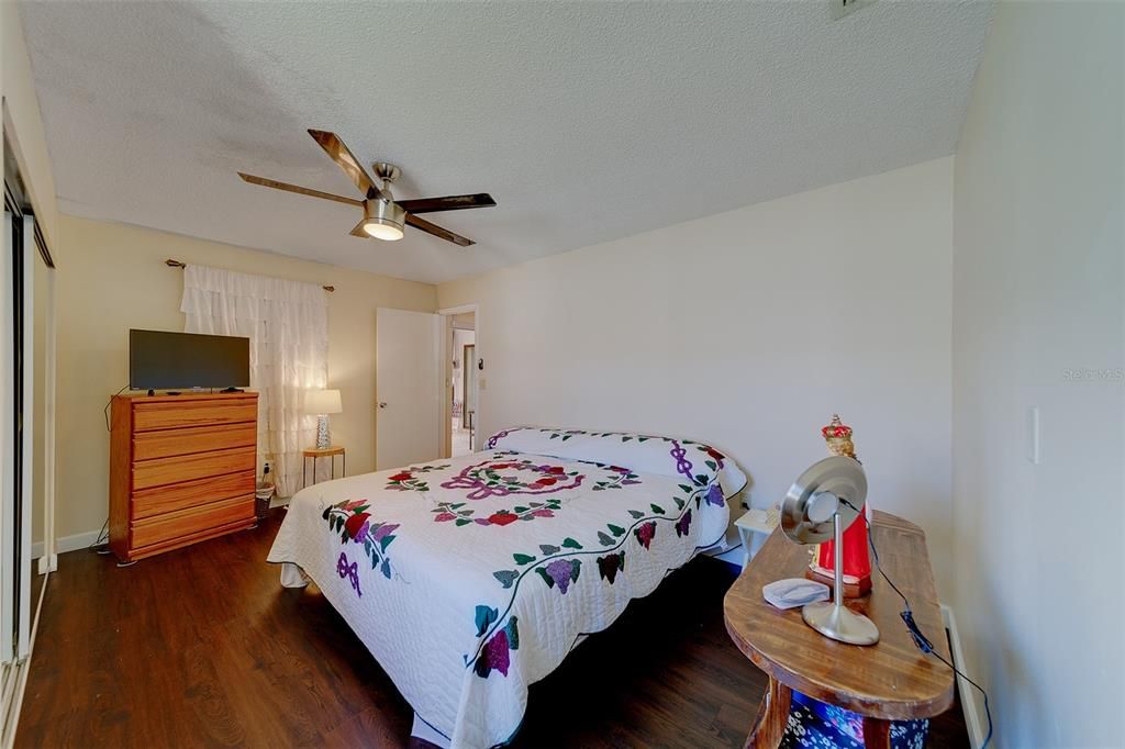 For Sale: $295,000 (2 beds, 2 baths, 1713 Square Feet)