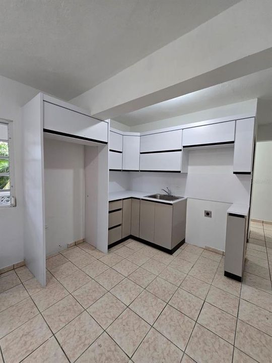 На продажу: $249,000 (4 спален, 2 ванн, 1199 Квадратных фут)