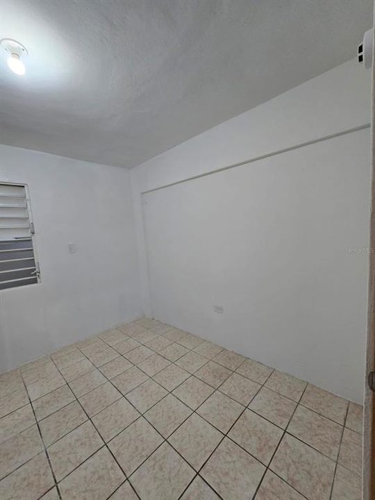 На продажу: $249,000 (4 спален, 2 ванн, 1199 Квадратных фут)