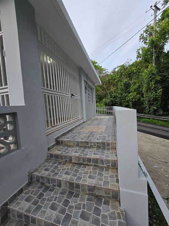 На продажу: $249,000 (4 спален, 2 ванн, 1199 Квадратных фут)