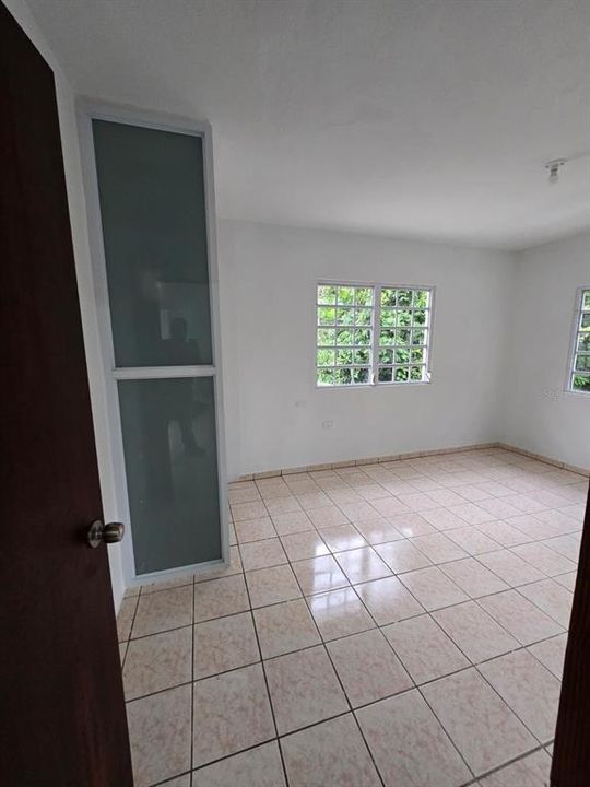 На продажу: $249,000 (4 спален, 2 ванн, 1199 Квадратных фут)