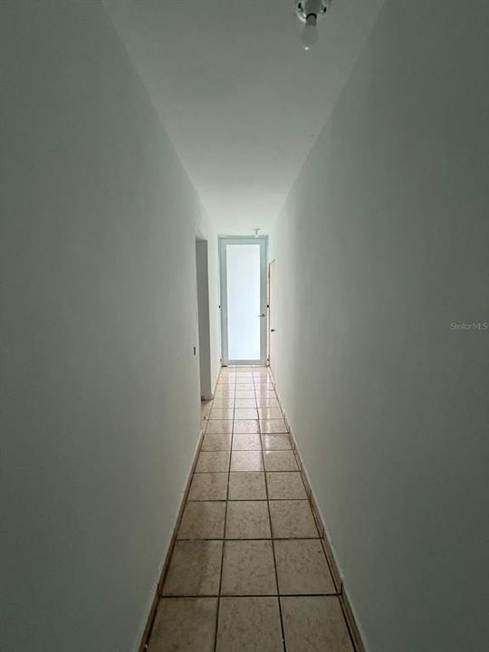 На продажу: $249,000 (4 спален, 2 ванн, 1199 Квадратных фут)