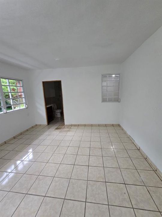 На продажу: $249,000 (4 спален, 2 ванн, 1199 Квадратных фут)