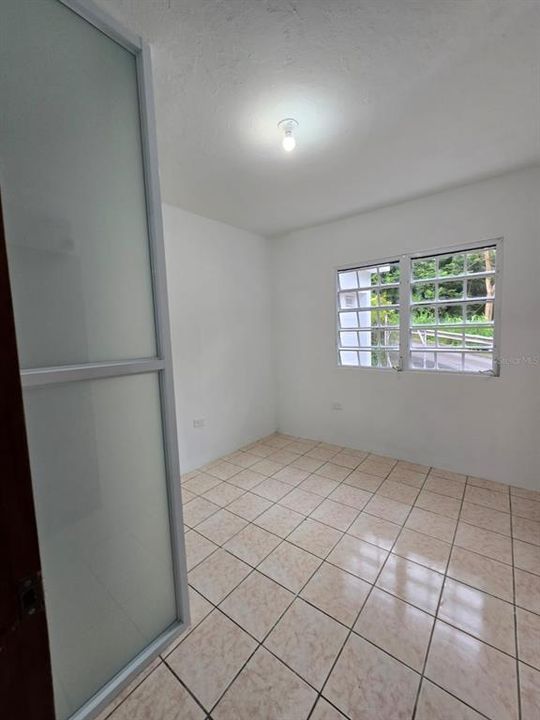 На продажу: $249,000 (4 спален, 2 ванн, 1199 Квадратных фут)