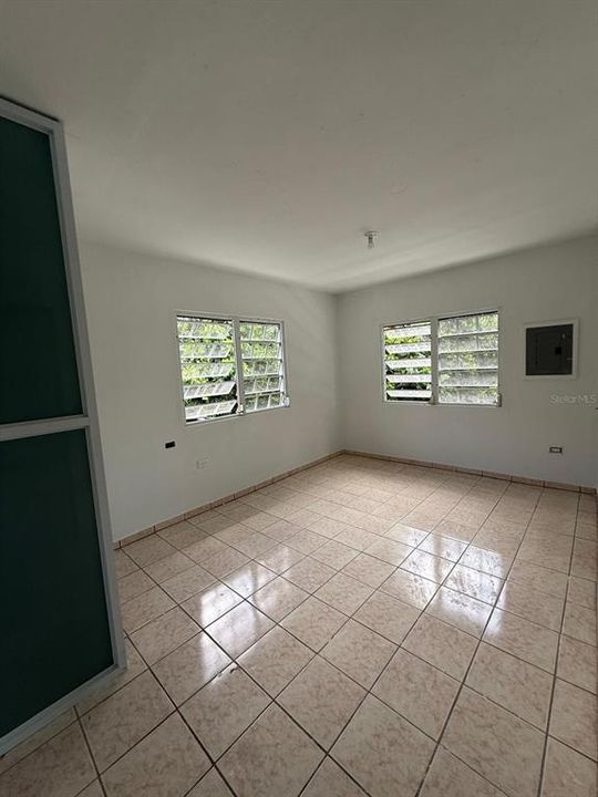 На продажу: $249,000 (4 спален, 2 ванн, 1199 Квадратных фут)