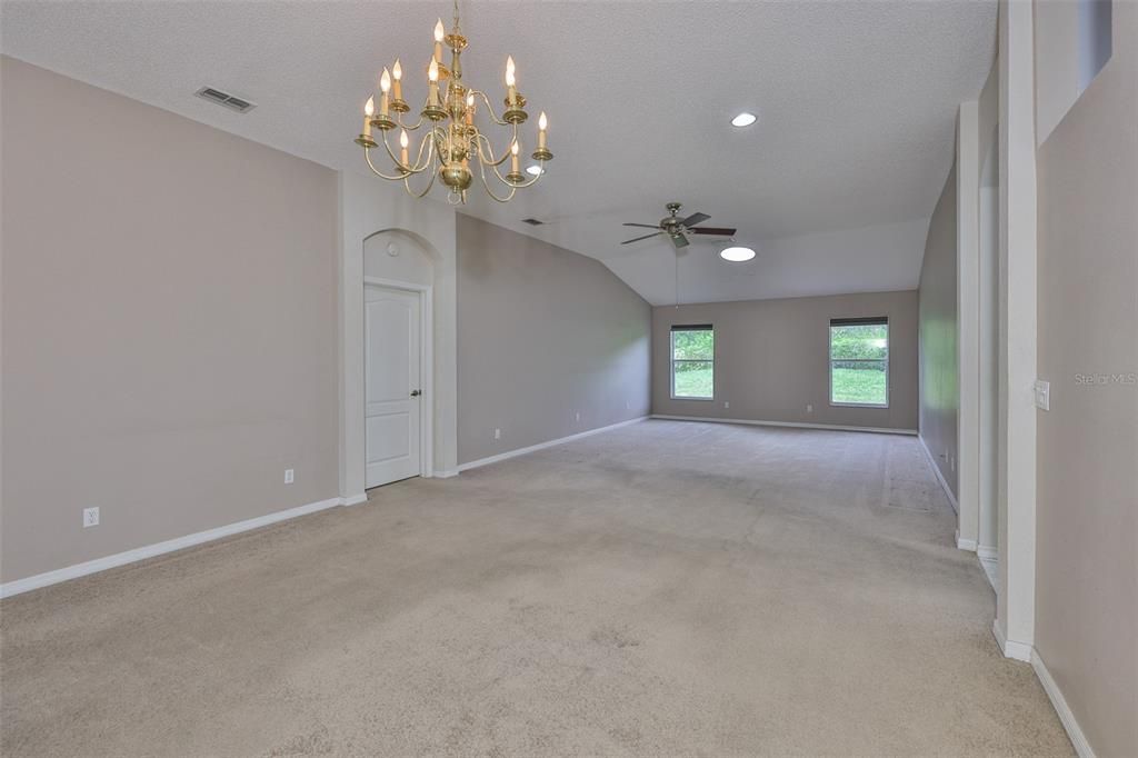 待售: $230,000 (2 贝兹, 2 浴室, 1757 平方英尺)