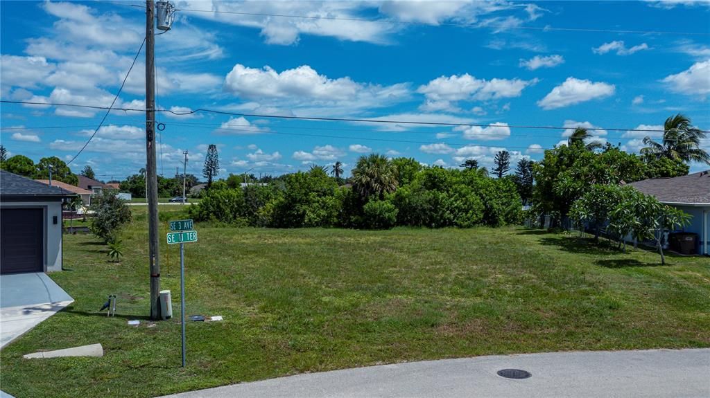 На продажу: $95,000 (0.28 acres)