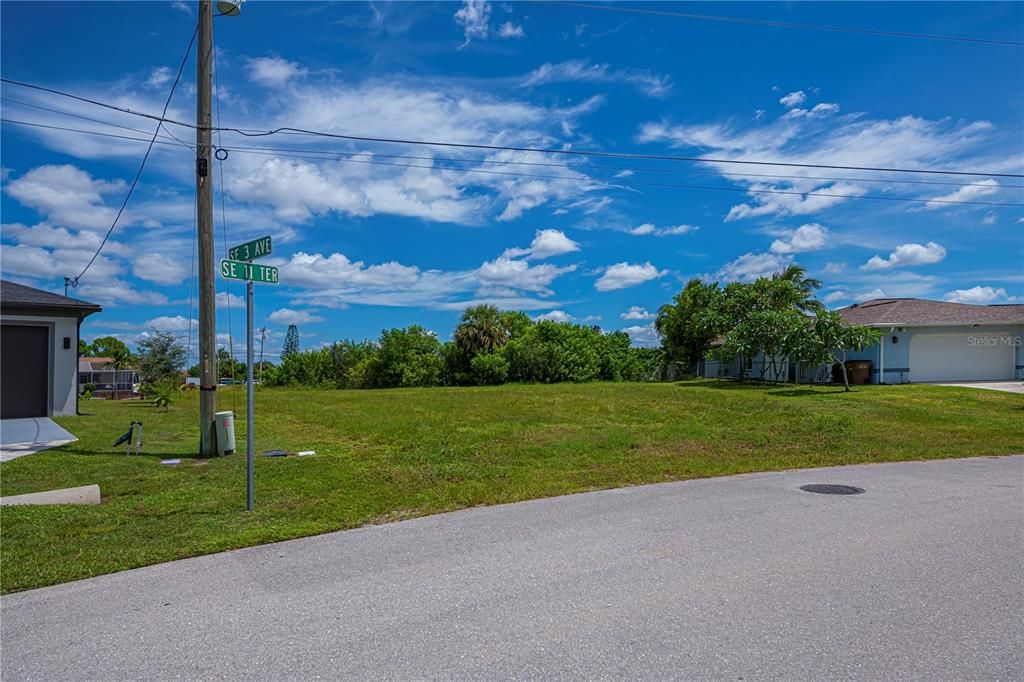 На продажу: $95,000 (0.28 acres)