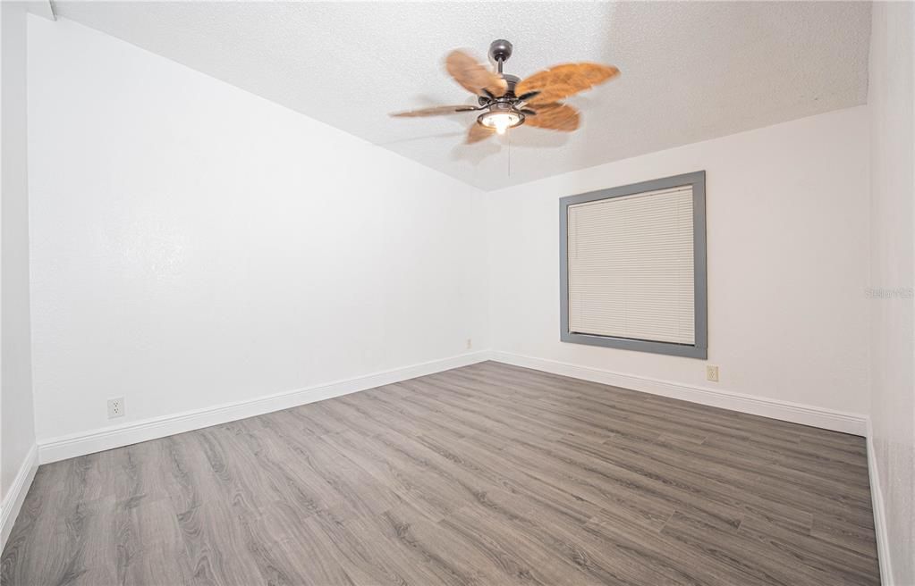 Active With Contract: $349,900 (3 beds, 2 baths, 1560 Square Feet)