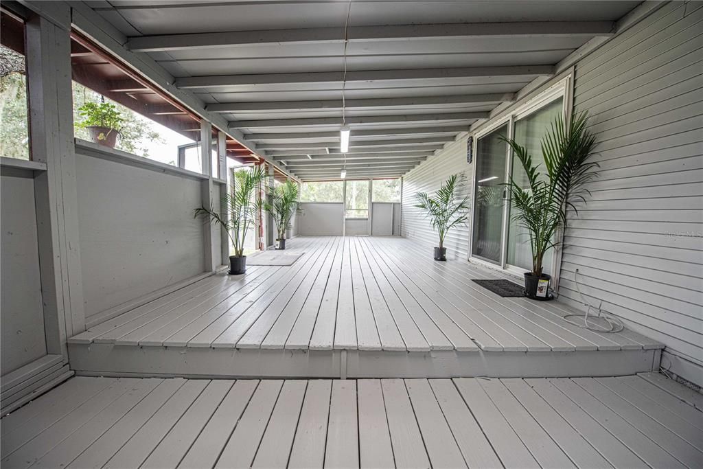 Active With Contract: $349,900 (3 beds, 2 baths, 1560 Square Feet)