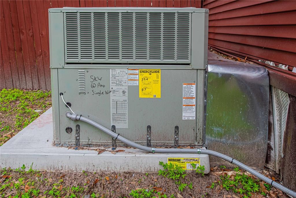 Active With Contract: $349,900 (3 beds, 2 baths, 1560 Square Feet)