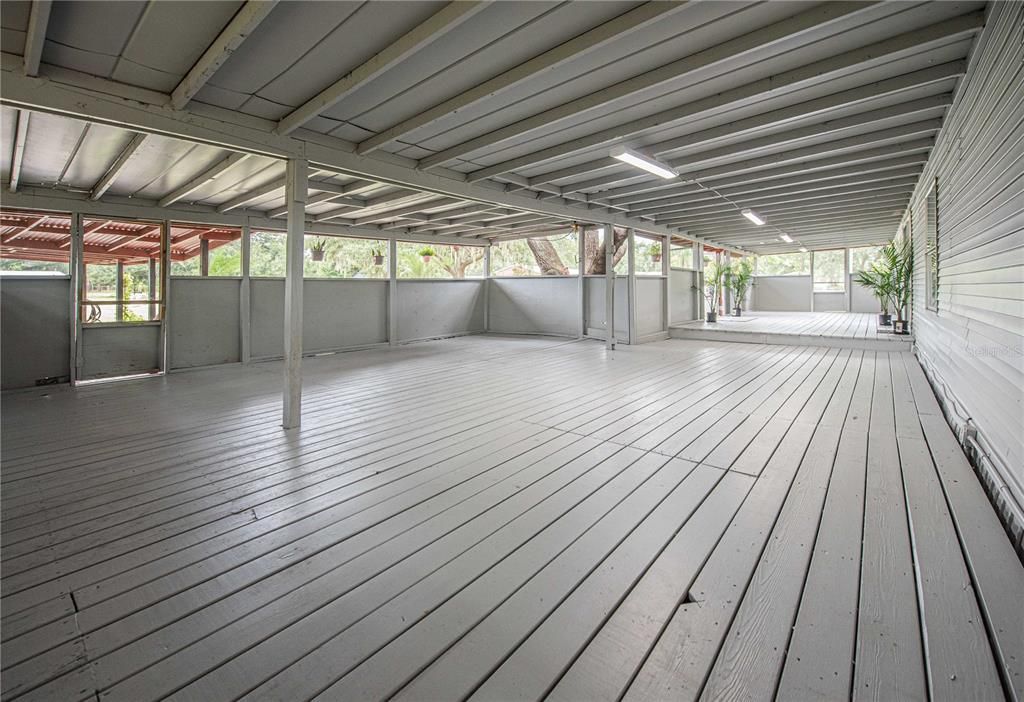 Active With Contract: $349,900 (3 beds, 2 baths, 1560 Square Feet)