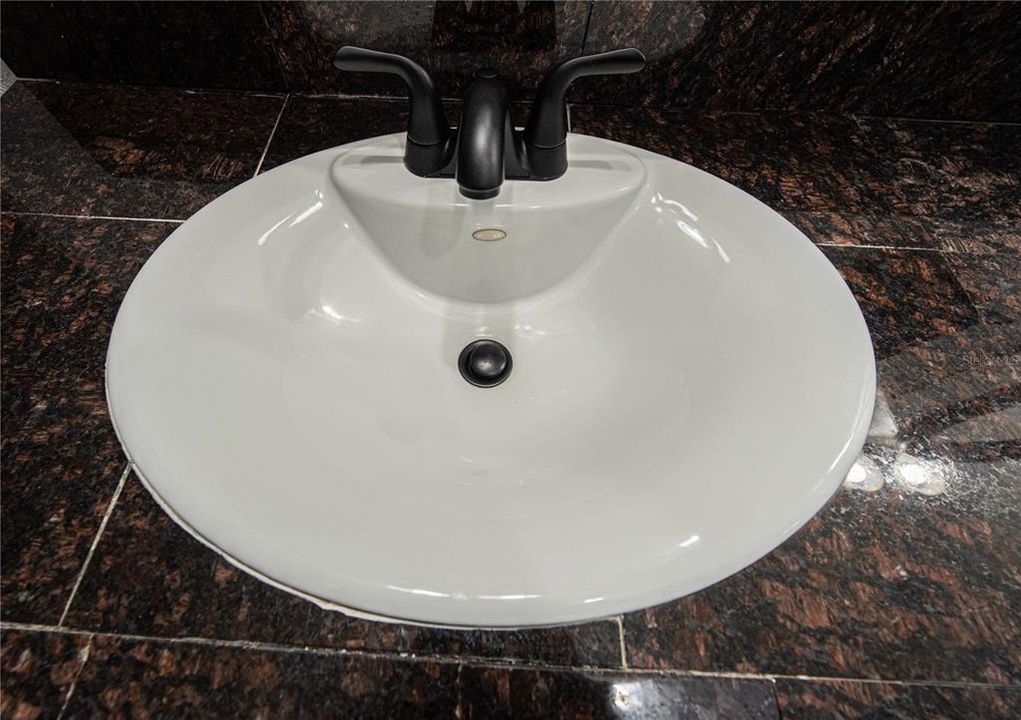 Active With Contract: $349,900 (3 beds, 2 baths, 1560 Square Feet)