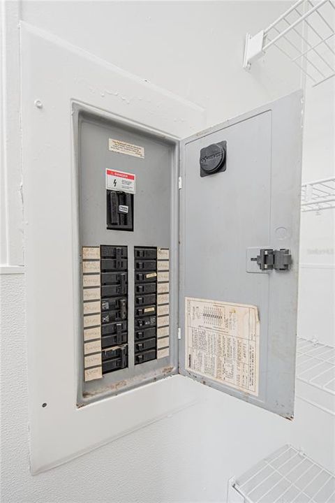 Active With Contract: $349,900 (3 beds, 2 baths, 1560 Square Feet)