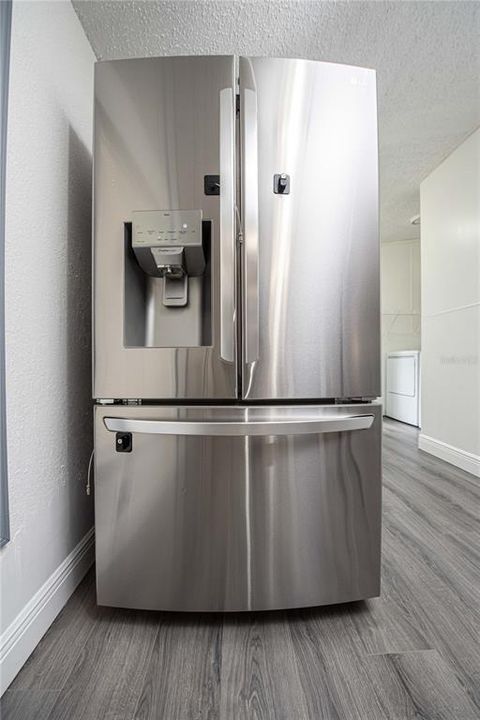 Active With Contract: $349,900 (3 beds, 2 baths, 1560 Square Feet)