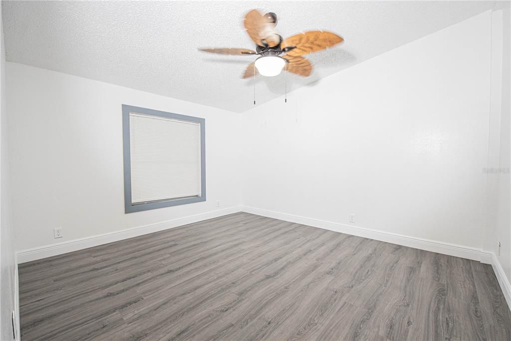 Active With Contract: $349,900 (3 beds, 2 baths, 1560 Square Feet)