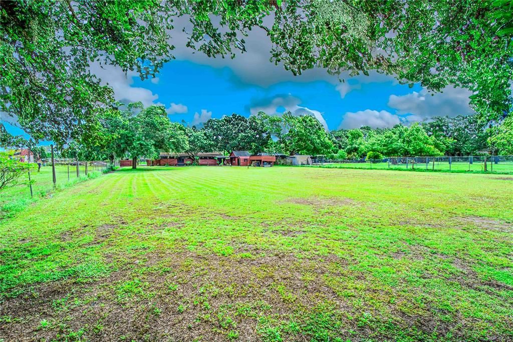 Active With Contract: $349,900 (3 beds, 2 baths, 1560 Square Feet)