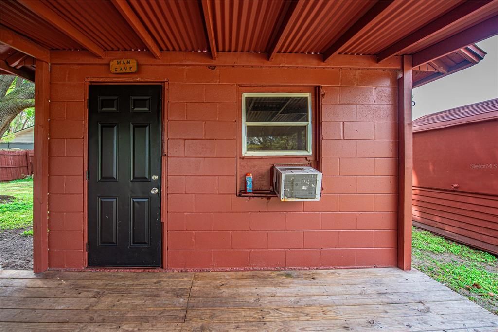 Active With Contract: $349,900 (3 beds, 2 baths, 1560 Square Feet)