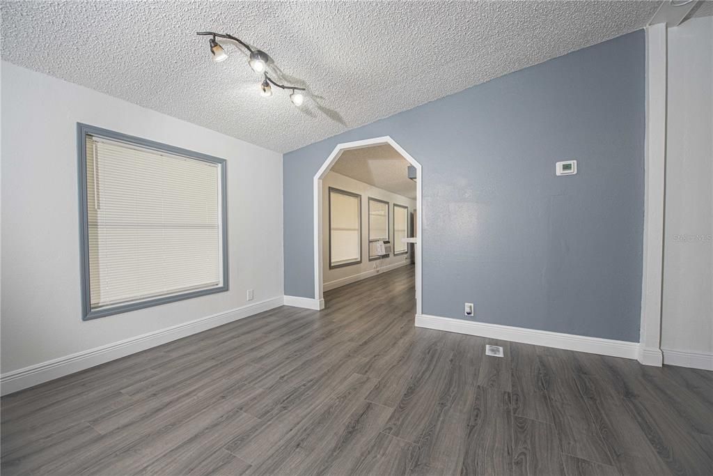 Active With Contract: $349,900 (3 beds, 2 baths, 1560 Square Feet)