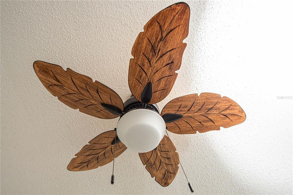 Active With Contract: $349,900 (3 beds, 2 baths, 1560 Square Feet)