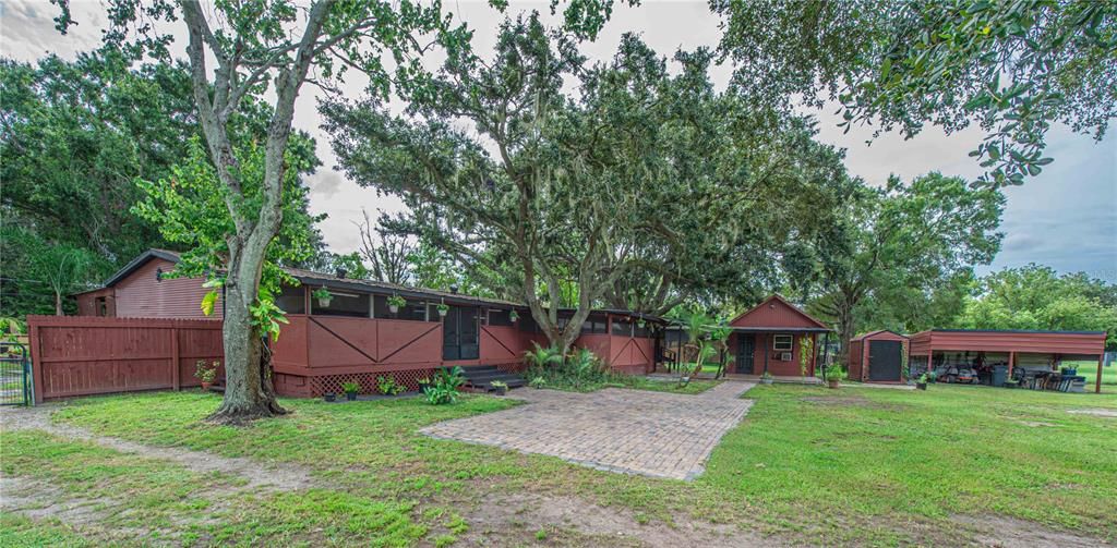 Active With Contract: $349,900 (3 beds, 2 baths, 1560 Square Feet)