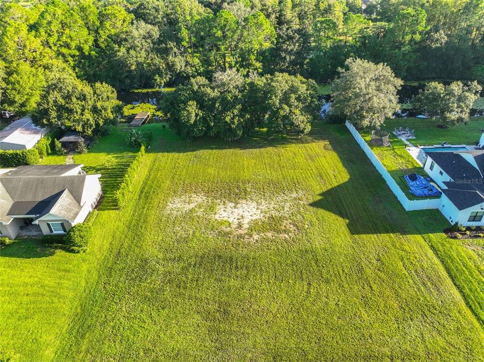 待售: $350,000 (0.97 acres)