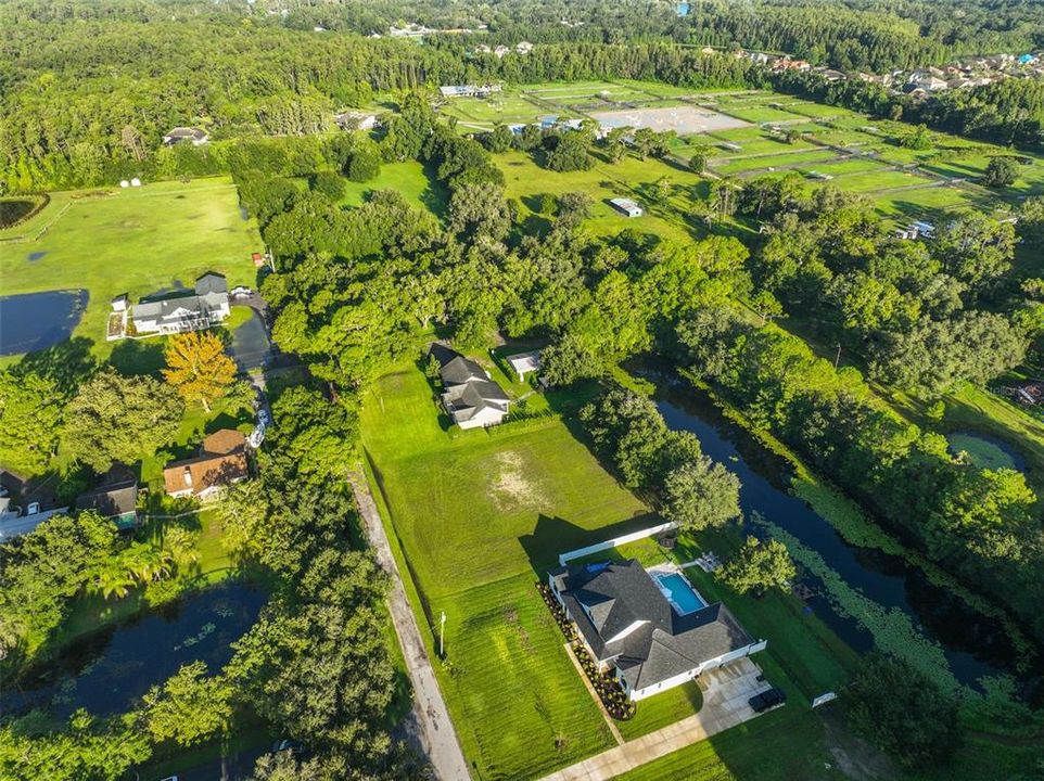 待售: $350,000 (0.97 acres)