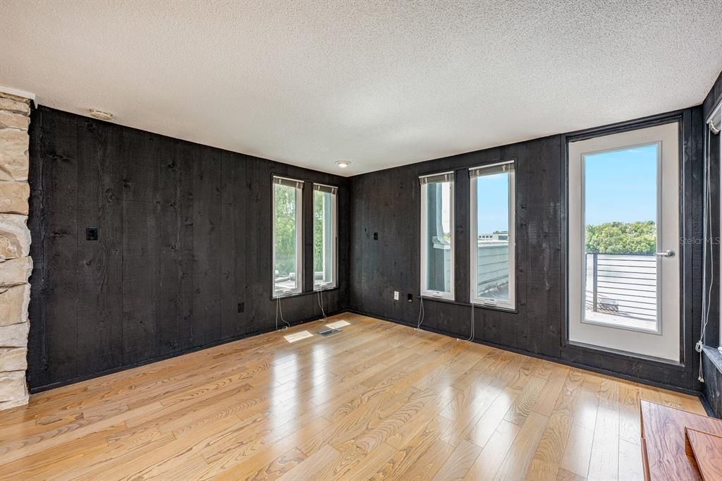 For Sale: $690,000 (3 beds, 2 baths, 1950 Square Feet)