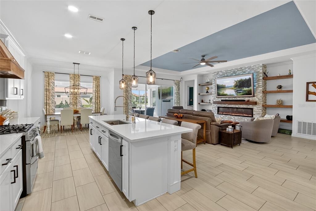 Active With Contract: $649,400 (4 beds, 3 baths, 2856 Square Feet)