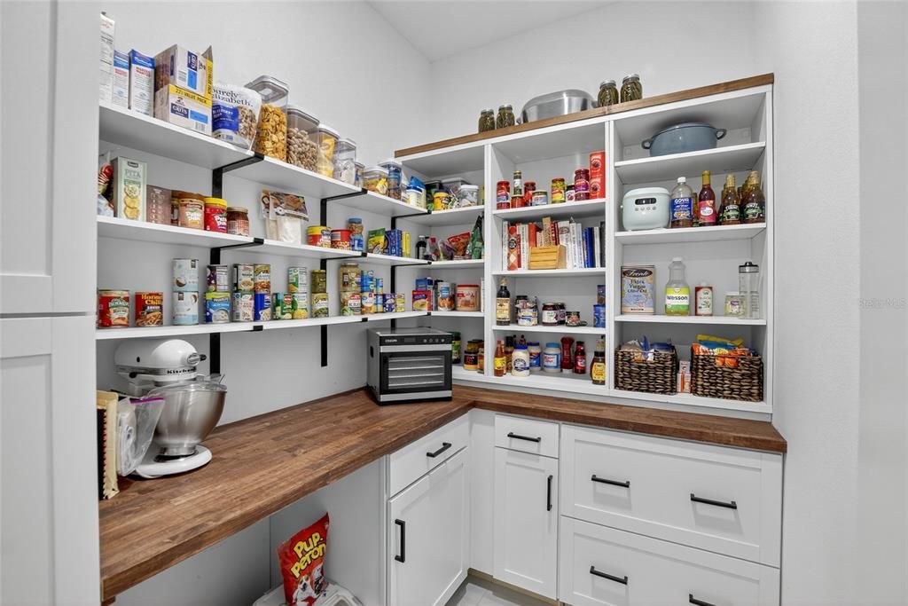 Active With Contract: $649,400 (4 beds, 3 baths, 2856 Square Feet)