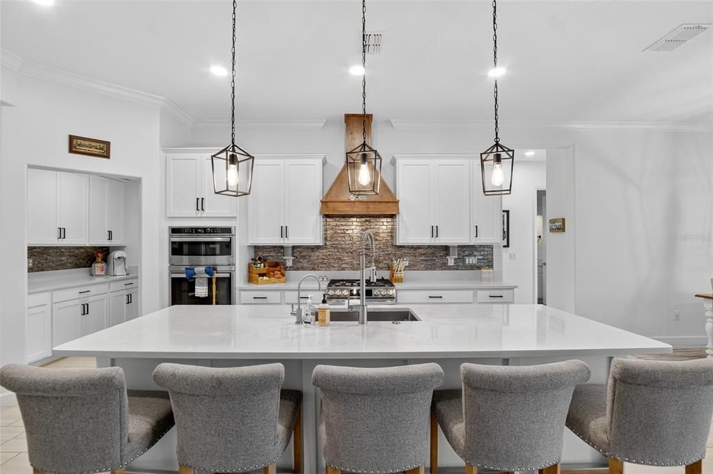 Active With Contract: $649,400 (4 beds, 3 baths, 2856 Square Feet)