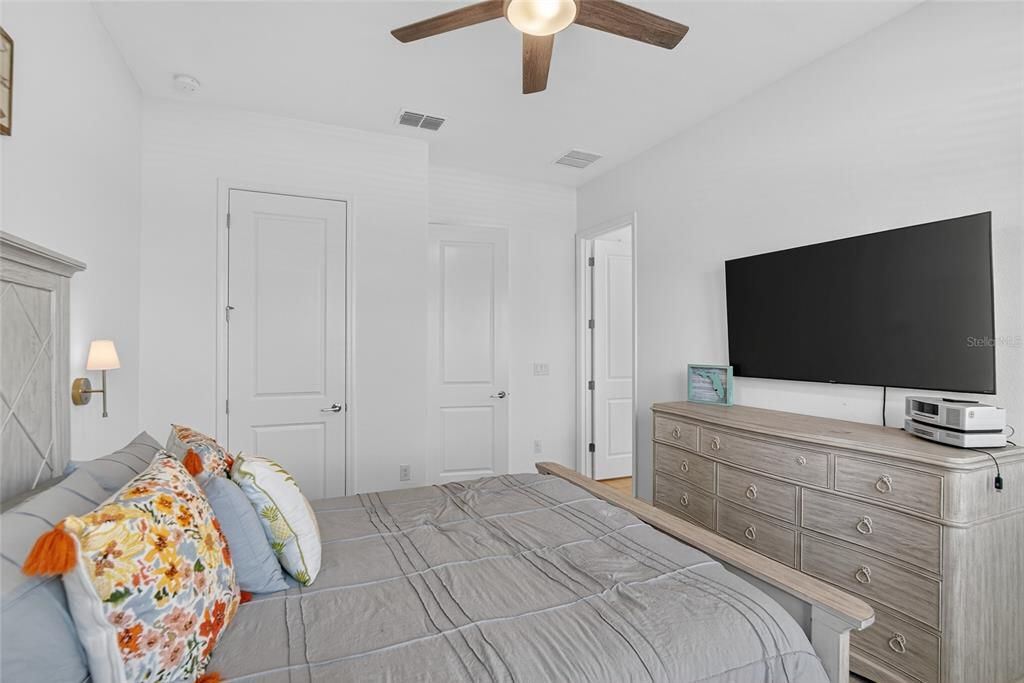 Active With Contract: $649,400 (4 beds, 3 baths, 2856 Square Feet)