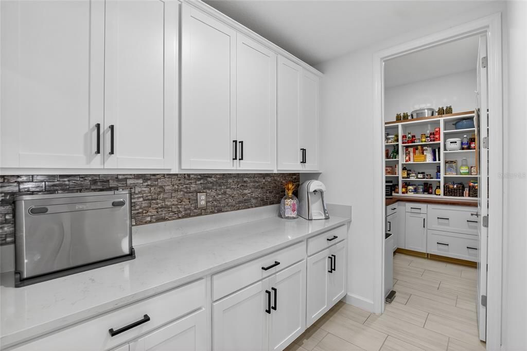 Active With Contract: $649,400 (4 beds, 3 baths, 2856 Square Feet)