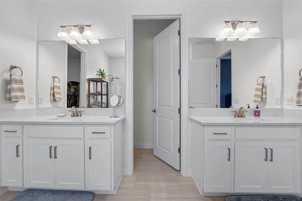 Active With Contract: $649,400 (4 beds, 3 baths, 2856 Square Feet)