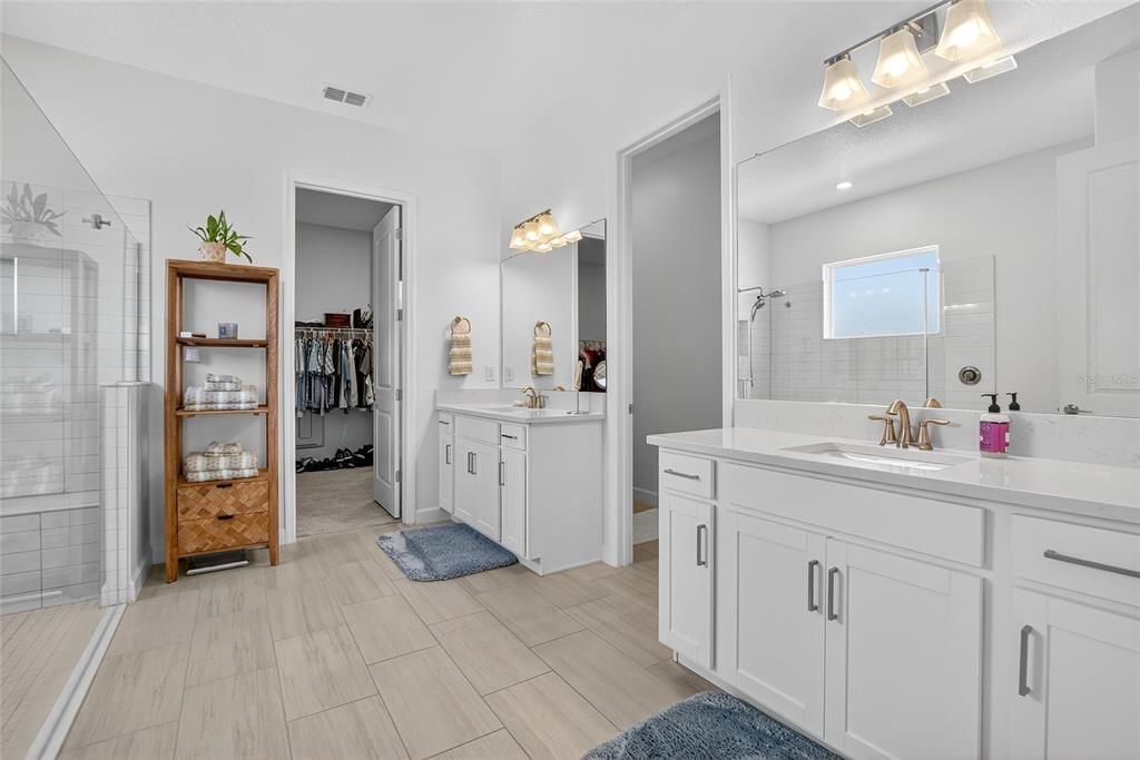 Active With Contract: $649,400 (4 beds, 3 baths, 2856 Square Feet)