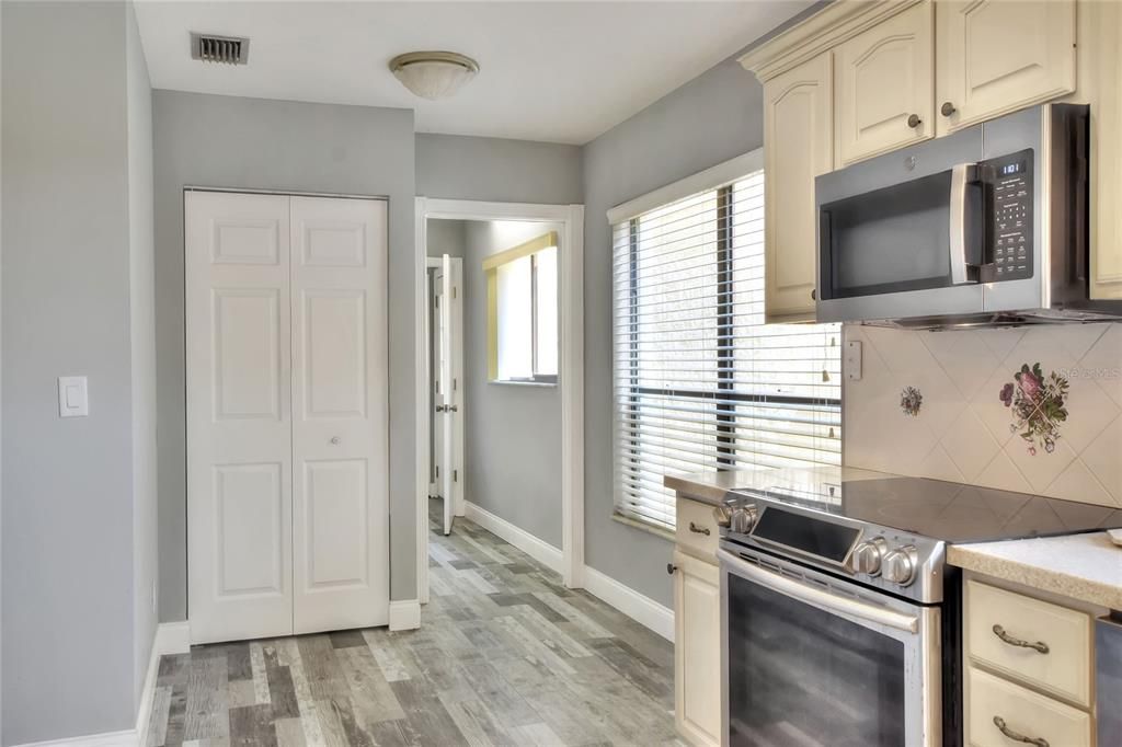 待售: $217,500 (3 贝兹, 3 浴室, 1819 平方英尺)