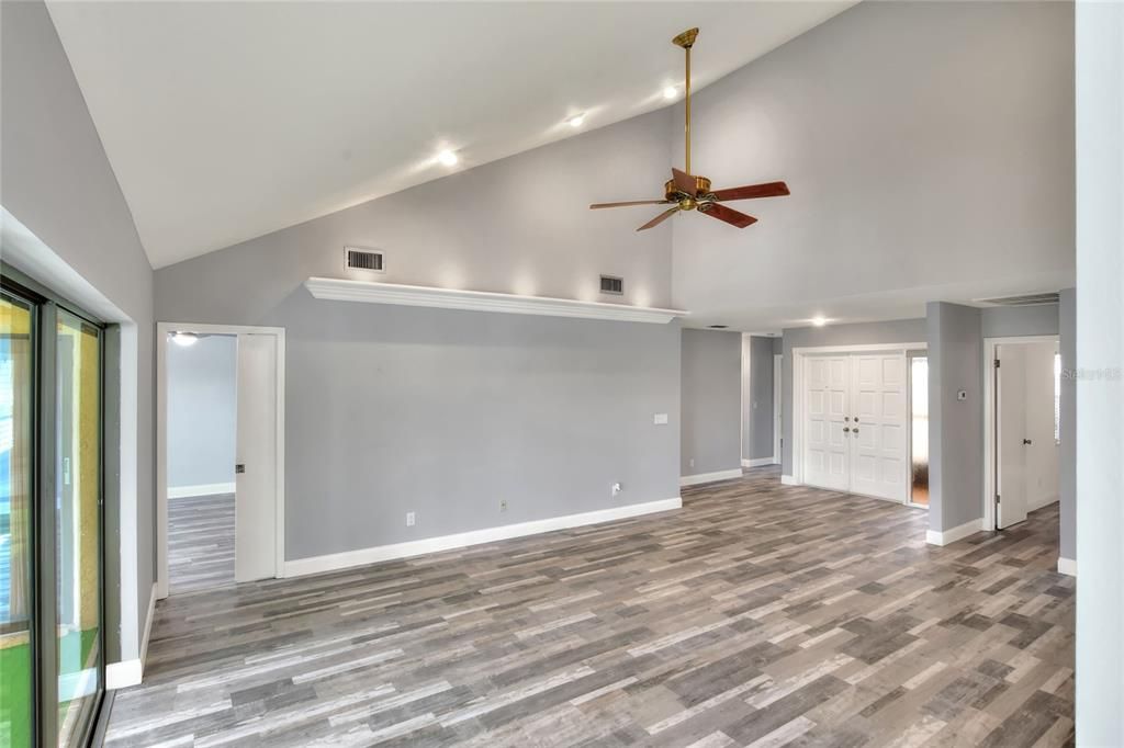 待售: $217,500 (3 贝兹, 3 浴室, 1819 平方英尺)