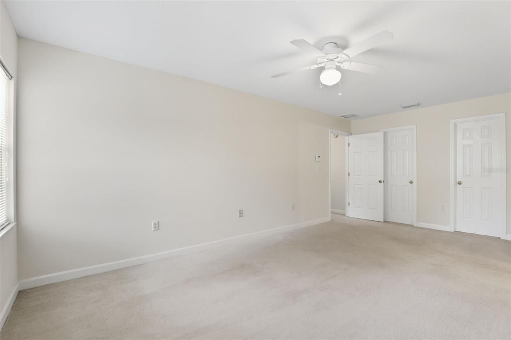 合同活跃: $697,000 (3 贝兹, 2 浴室, 2462 平方英尺)