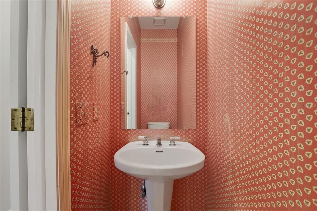 合同活跃: $697,000 (3 贝兹, 2 浴室, 2462 平方英尺)