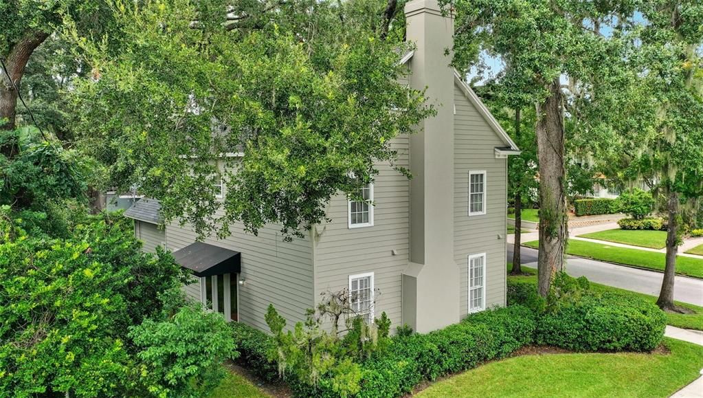 合同活跃: $697,000 (3 贝兹, 2 浴室, 2462 平方英尺)