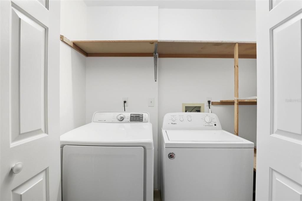 合同活跃: $697,000 (3 贝兹, 2 浴室, 2462 平方英尺)