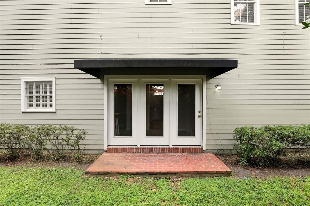 合同活跃: $697,000 (3 贝兹, 2 浴室, 2462 平方英尺)