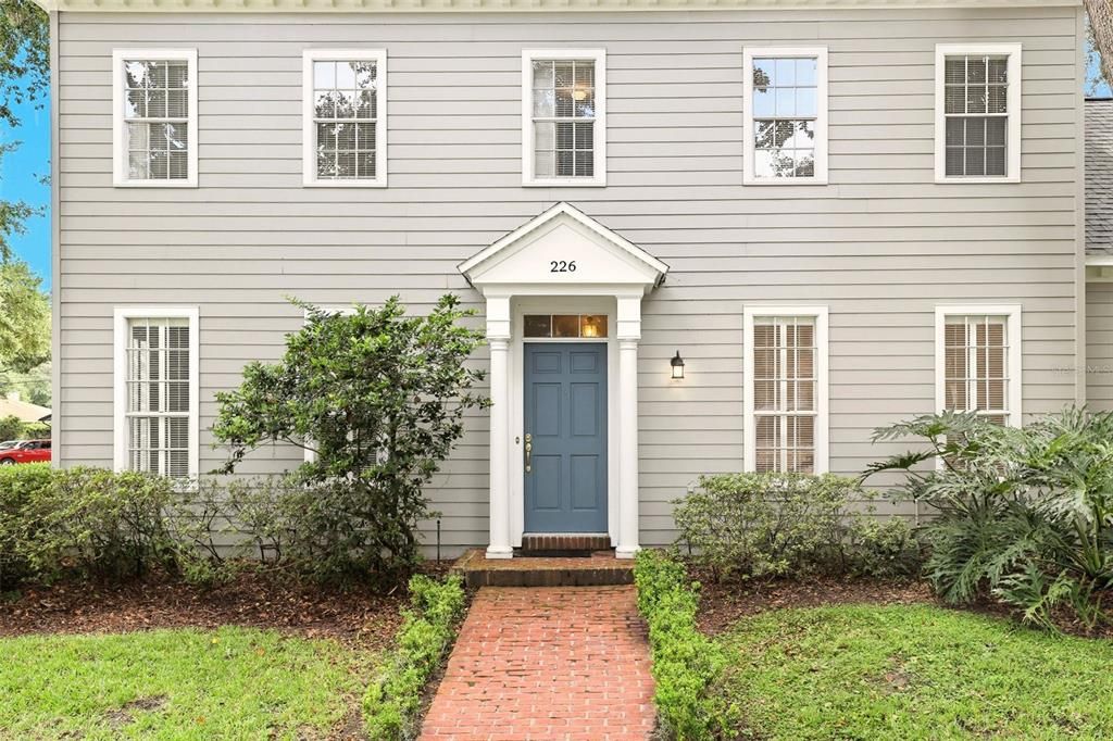 合同活跃: $697,000 (3 贝兹, 2 浴室, 2462 平方英尺)