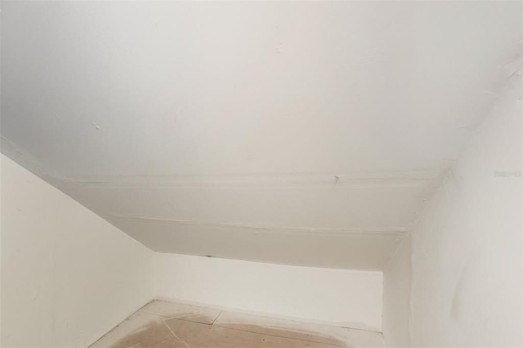 合同活跃: $697,000 (3 贝兹, 2 浴室, 2462 平方英尺)