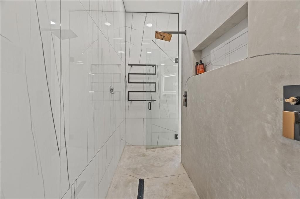 For Sale: $599,000 (4 beds, 3 baths, 2400 Square Feet)