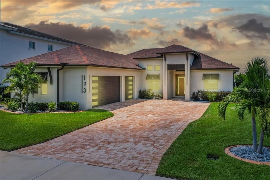 For Sale: $599,000 (4 beds, 3 baths, 2400 Square Feet)