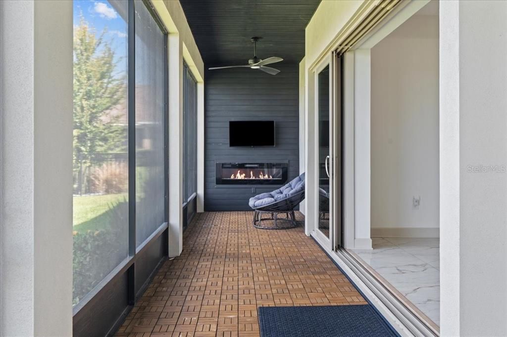 For Sale: $599,000 (4 beds, 3 baths, 2400 Square Feet)