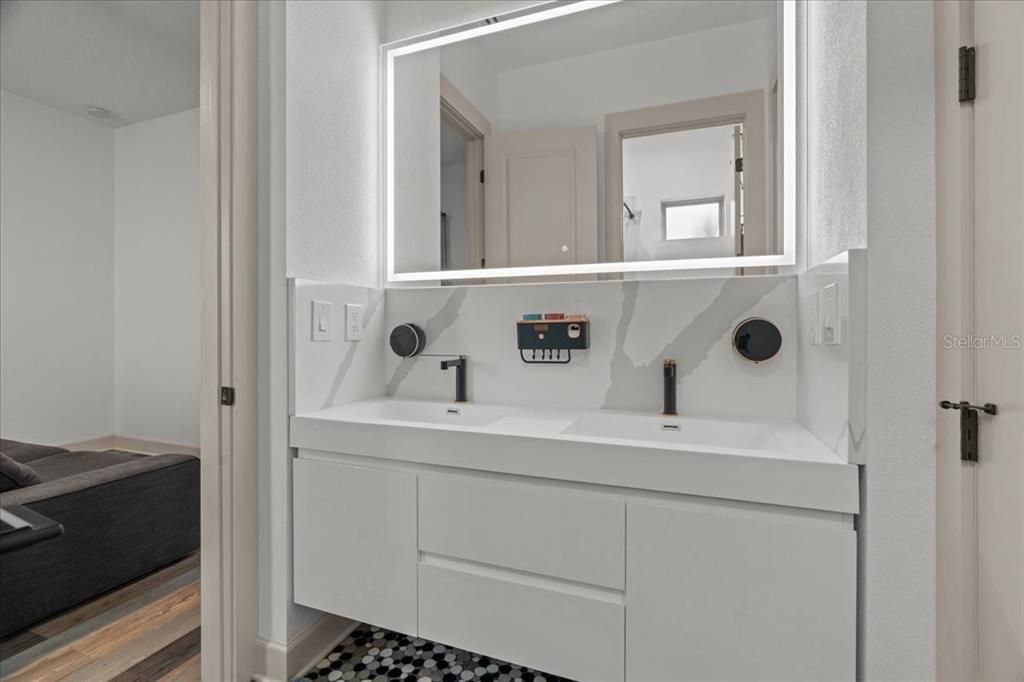 For Sale: $599,000 (4 beds, 3 baths, 2400 Square Feet)