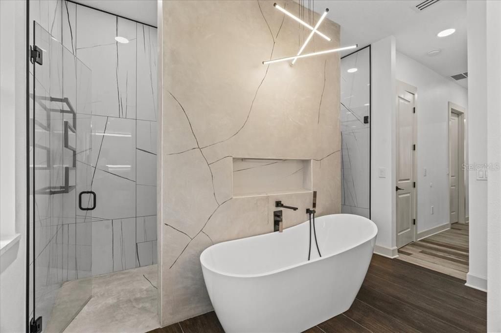 For Sale: $599,000 (4 beds, 3 baths, 2400 Square Feet)